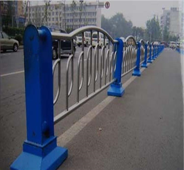 江津不锈钢防撞栏杆生产制造工艺
